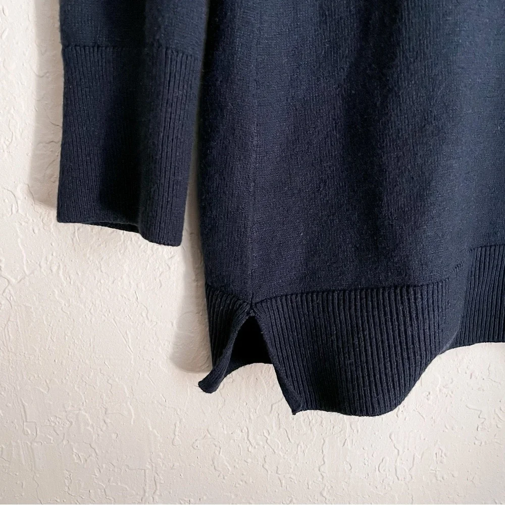 Lost L'Amour Longsleeve Pullover - Picture 4 of 7